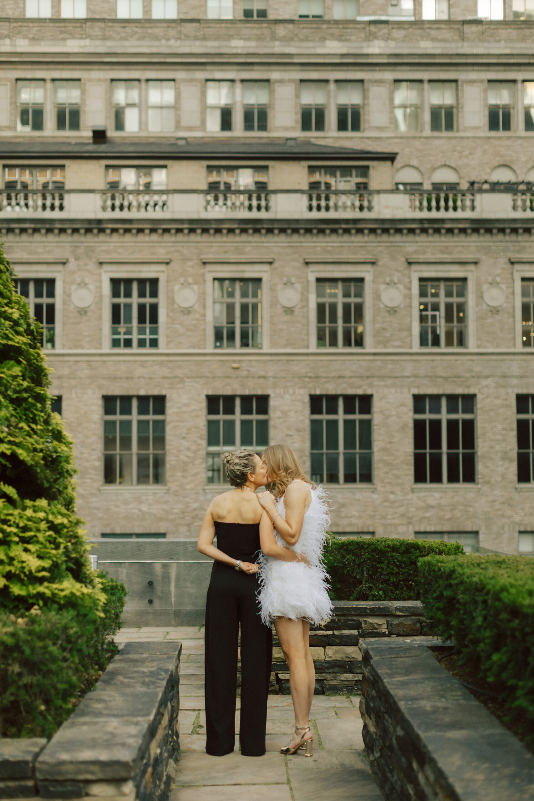 Couple wedding reception photography with New York buildings in the background